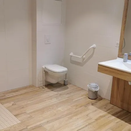 Ensemble De 4 Gites Mitoyens De 2 A 22 Personnes 아파트