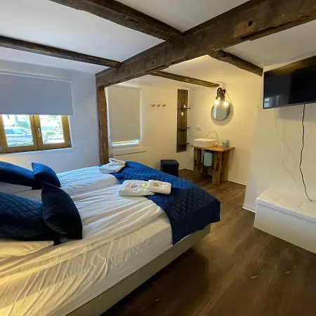 Bi D'grosseltere De Charme