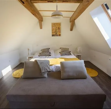 Bi D'grosseltere De Charme