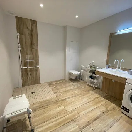 Bi D'grosseltere De Charme