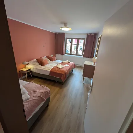Ensemble De 4 Mitoyens De 2 à 22 Personnes