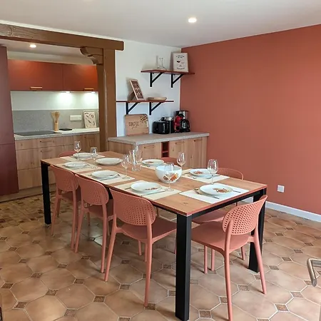 Ensemble De 4 Gites Mitoyens De 2 A 22 Personnes 아파트