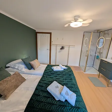 Ensemble De 4 Gites Mitoyens De 2 A 22 Personnes 아파트