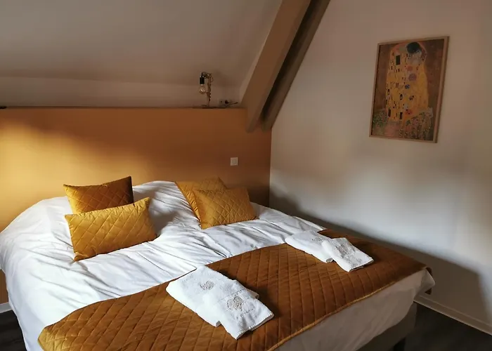 Bi D'grosseltere De Charme *