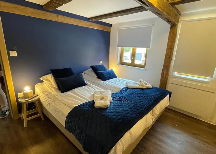 Bi D'grosseltere De Charme