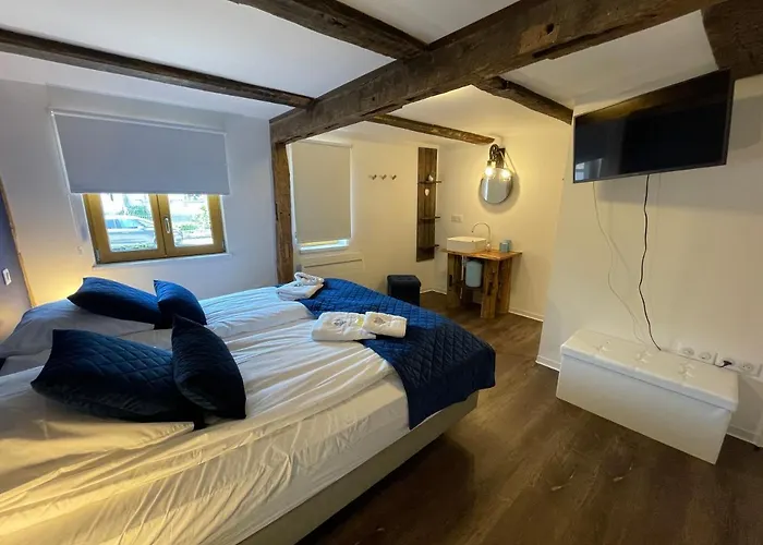 Bi D'grosseltere De Charme