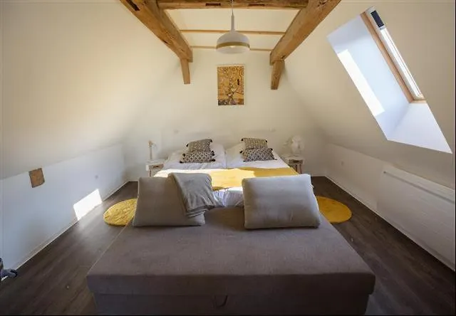 Bi D'grosseltere De Charme