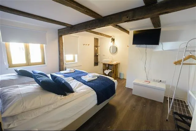 Bi D'grosseltere De Charme Apartment Kirrwiller