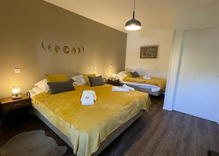 Bi D'grosseltere De Charme