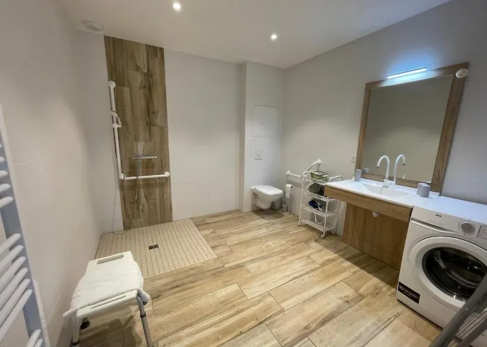 Bi D'grosseltere De Charme